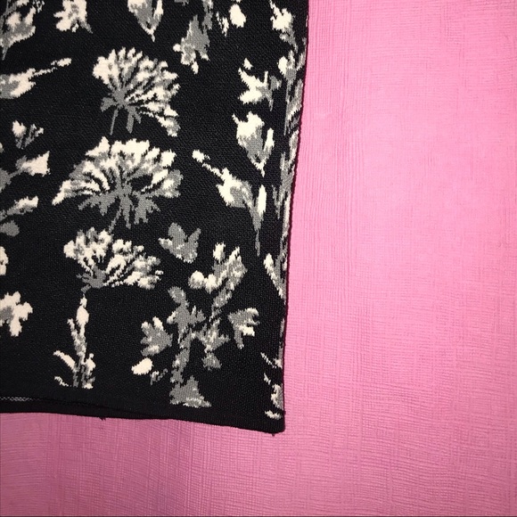 BCBG MaxAzria bandage skirt - Picture 2 of 3